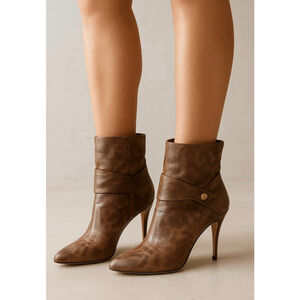 Womens Colin Stuart Heeled Boots 8.5 Brown Silver Boss Babe Minimal Chic Neutral